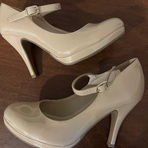 GUC Y Not? Nude Patent Leather Heels